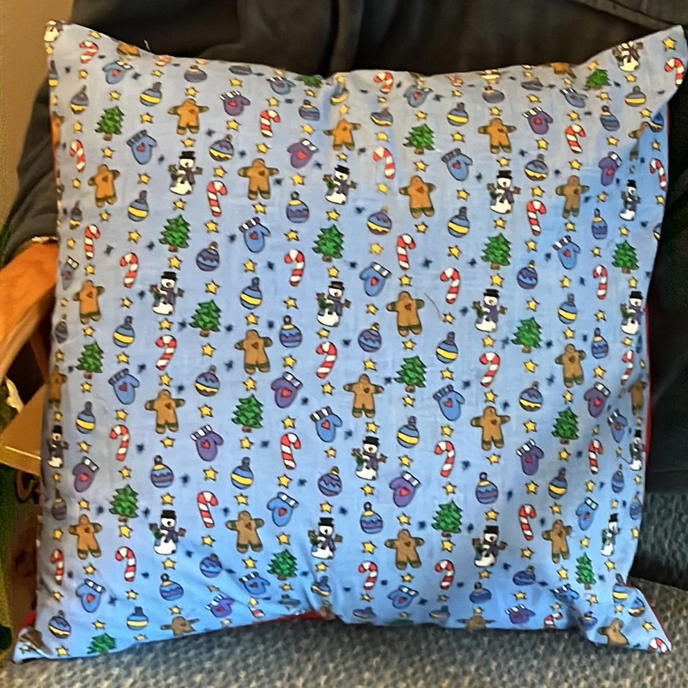 💚NEW Christmas Pillow Cover - Picture 1 of 6